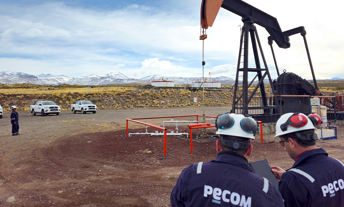 PECOM vuelve al negocio petrolero: se concretó el traspaso a PECOM de las áreas maduras de Chubut