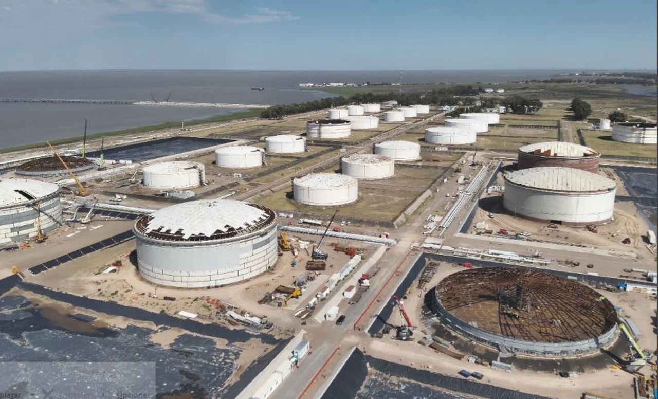 Inauguran en Buenos Aires una obra clave para la exportación del petróleo de Vaca Muerta