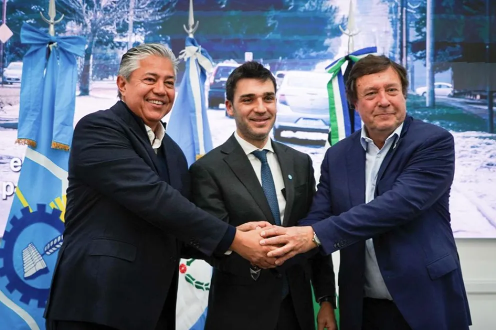 Los gobernadores de Neuquén, Chubut y Río Negro harán un gasoducto paralizado por Enarsa