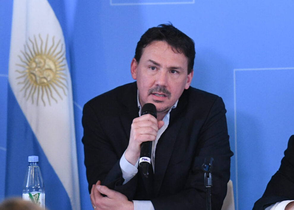 “El Gobierno busca dirimir en favor de las principales empresas del sector la discusión por la renta energética”