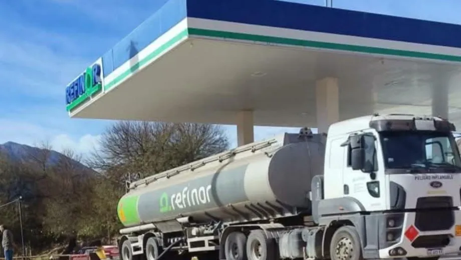 YPF le compra a Manzano la mitad de Refinor y se queda con todo el paquete accionario