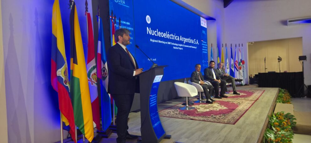 Argentina impulsa el debate sobre los reactores modulares pequeños en la región