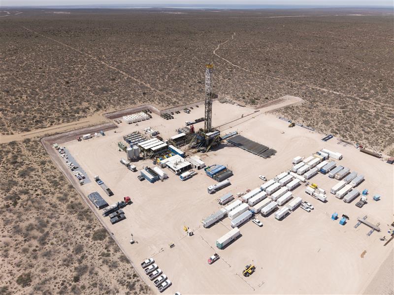 YPF presentó un proyecto de USD 25.000 millones para acelerar la exportación de petróleo de Vaca Muerta