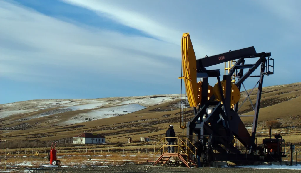Santa Cruz destacó el crecimiento de la producción petrolera en ex áreas maduras de YPF
