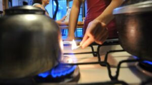 Tarifas más caras y menos usuarios: la reforma de subsidios por “zona fría” que vuelve a impulsar el Gobierno