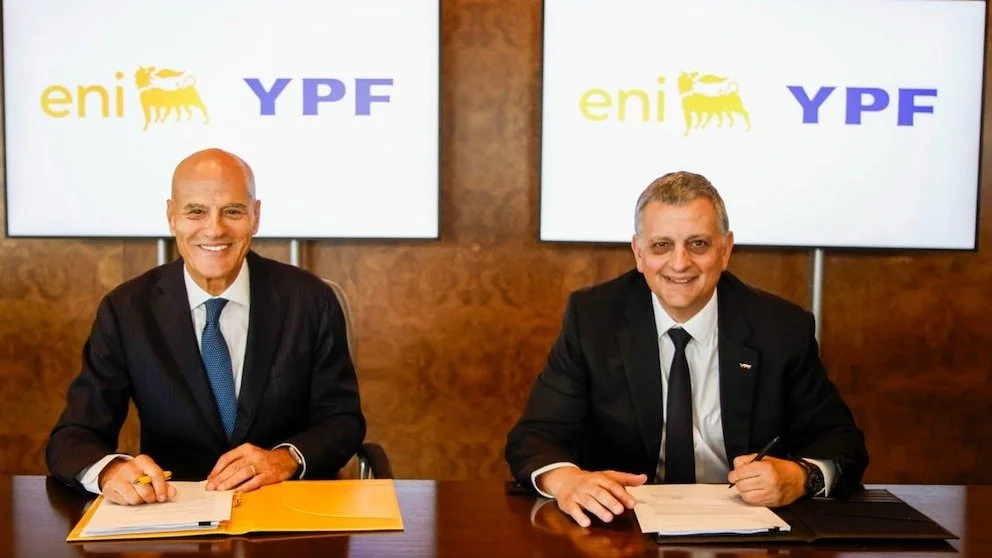 YPF eligió al grupo del dueño del Inter Miami para el megaproyecto Argentina LNG y volvió a relegar a Techint