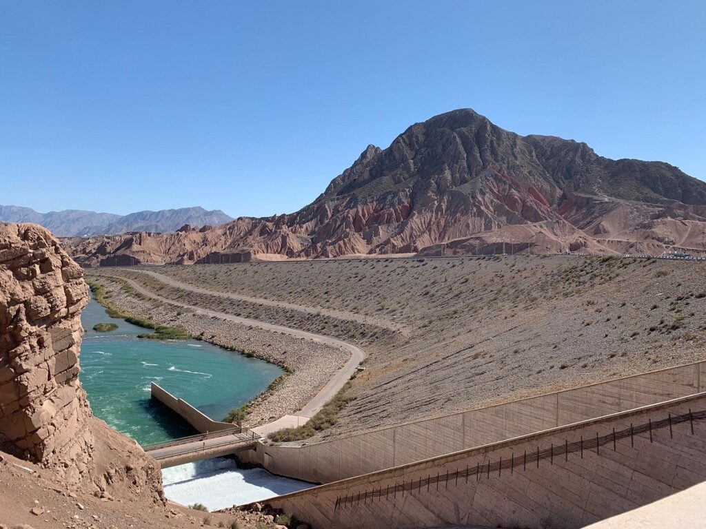 Nueva prórroga para la represa de Ullum mientras Caputo apura otra licitación de hidroeléctricas